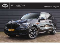 Zwart, metallic lak Gebruikt 2020 BMW X5 M Sport SUV | € 55.400 (Eerlijke prijs)