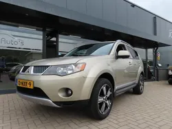 Beige, metallic lak Gebruikt 2010 Mitsubishi Outlander SUV | € 5.999 (Super prijs)