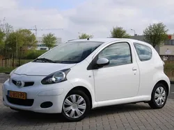 Wit Gebruikt 2010 Toyota Aygo Comfort Hatchback | € 3.499 (Eerlijke prijs)