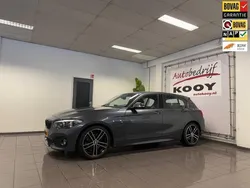 Grijs Gebruikt 2019 BMW 118 Executive Hatchback | € 18.950 (Eerlijke prijs)