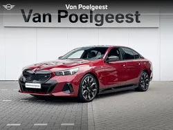 Rood, metallic lak Gebruikt 2024 BMW i5 Comfort Edition Sedan | € 81.900 (Iets duurder)
