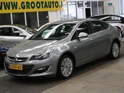 Grijs Gebruikt 2013 Opel Astra Design Edition Sedan | € 6.444 (Eerlijke prijs)