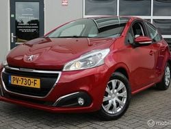 Rood Gebruikt 2017 Peugeot 208 Hatchback | € 5.700 (Goede deal)