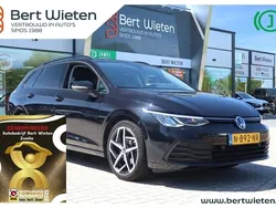 Zwart Gebruikt 2021 VW Golf VIII Style Hatchback | € 23.245 (Eerlijke prijs)