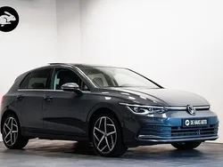 Grijs, metallic lak Gebruikt 2021 VW Golf VIII Style Hatchback | € 27.600 (Iets duurder)