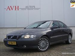Grijs, metallic lak Gebruikt 2001 Volvo S60 Sedan | € 1.450 (Eerlijke prijs)