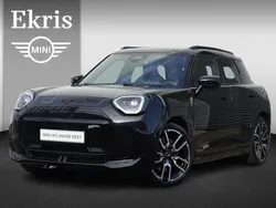 Zwart Nieuw 2025 Mini Cooper Comfort Hatchback | € 45.900 (Eerlijke prijs)