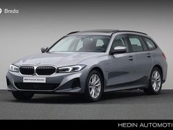 Grijs Gebruikt 2022 BMW 330e Comfort Edition Stationwagen | € 38.880 (Eerlijke prijs)