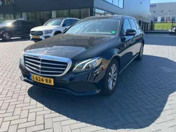 Zwart Gebruikt 2018 Mercedes E200 Premium Stationwagen | € 27.950 (Eerlijke prijs)