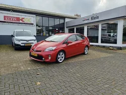 Rood, metallic lak Gebruikt 2013 Toyota Prius Hatchback | € 9.245 (Eerlijke prijs)