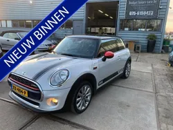 Grijs, metallic lak Gebruikt 2014 Mini Cooper D Business Hatchback | € 7.400