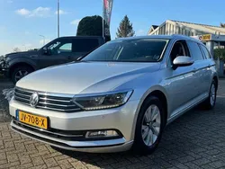 Grijs, metallic lak Gebruikt 2016 VW Passat Stationwagen | € 14.950 (Goede deal)