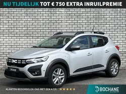 Grijs Gebruikt 2023 Dacia Sandero Expression Hatchback | € 18.740 (Eerlijke prijs)