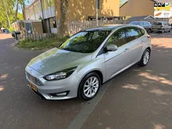 Grijs Gebruikt 2015 Ford Focus Hatchback | € 10.999 (Super prijs)