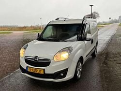 Wit Gebruikt 2017 Opel Combo Sport MPV | € 4.750 (Eerlijke prijs)