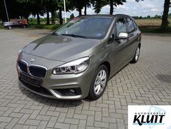 Grijs Gebruikt 2017 BMW 225 Active Tourer iPerformance MPV | € 17.950 (Eerlijke prijs)