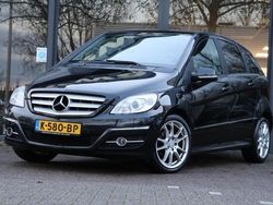 Zwart Gebruikt 2011 Mercedes B180 MPV | € 5.995 (Eerlijke prijs)