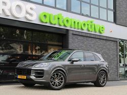 Grijs, metallic lak Gebruikt 2023 Porsche Cayenne SUV | € 104.950 (Eerlijke prijs)