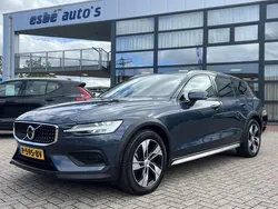 Blauw Gebruikt 2022 Volvo V60 CC Pro Stationwagen | € 41.950 (Goede deal)