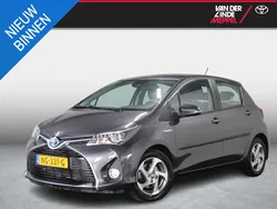 Grijs Gebruikt 2017 Toyota Yaris Hybrid Trend Hatchback | € 16.450 (Eerlijke prijs)