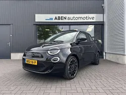 Zwart, metallic lak Gebruikt 2020 Fiat 500C La Prima Cabriolet | € 17.945 (Eerlijke prijs)