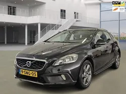 Zwart Gebruikt 2013 Volvo V40 CC Summum Stationwagen | € 9.299 (Eerlijke prijs)
