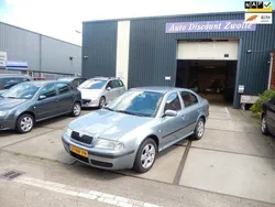 Grijs Gebruikt 2004 Skoda Octavia Comfort Hatchback | € 1.899 (Eerlijke prijs)