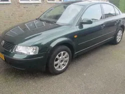 Groen Gebruikt 1997 VW Passat Sedan | € 2.750