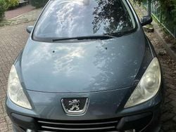 Grijs Gebruikt 2007 Peugeot 307 Premium Stationwagen | € 700 (Goede deal)