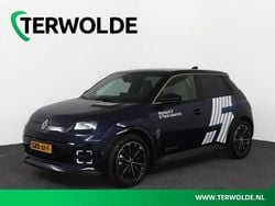 Bleu nocturne / noir etoilé Gebruikt 2024 Renault R5 Iconic Hatchback | € 28.945 (Eerlijke prijs)