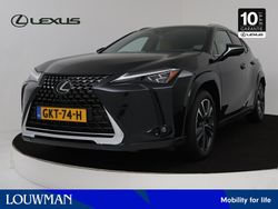 Zwart Gebruikt 2024 Lexus UX Executive Line SUV | € 58.950