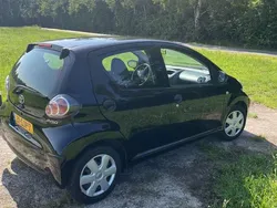 Zwart Gebruikt 2011 Toyota Aygo Hatchback | € 2.450 (Eerlijke prijs)