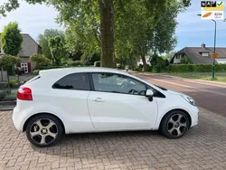 Wit Gebruikt 2013 Kia Rio Hatchback | € 2.950 (Iets duurder)