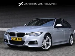 Grijs Gebruikt 2019 BMW 318 M Sport Stationwagen | € 24.945 (Iets duurder)