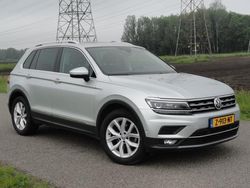 Grijs Gebruikt 2020 VW Tiguan Highline SUV | € 24.995 (Super prijs)