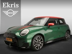 British racing green Gebruikt 2024 Mini Cooper Hatchback | € 37.900