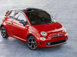 Rood, metallic lak Gebruikt 2017 Fiat 500C Red Cabriolet | € 10.900 (Eerlijke prijs)