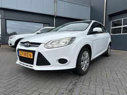 Wit, andere lak Gebruikt 2012 Ford Focus Trend Stationwagen | € 3.950 (Goede deal)