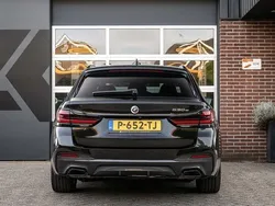 Zwart, metallic lak Gebruikt 2022 BMW 530e M Sport Stationwagen | € 44.950 (Eerlijke prijs)