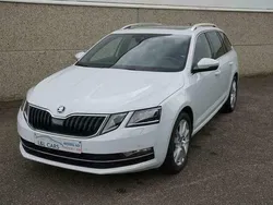 Wit Gebruikt 2020 Skoda Octavia G-TEC Stationwagen | € 23.990