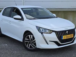 Wit Gebruikt 2020 Peugeot 208 Allure Hatchback | € 14.499 (Eerlijke prijs)