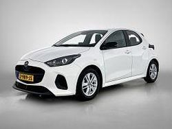 Wit Gebruikt 2024 Mazda 2 Center-Line Hatchback | € 21.895 (Eerlijke prijs)