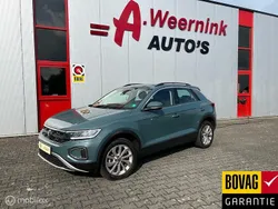 Blauw Gebruikt 2022 VW T-Roc Life SUV | € 27.950 (Super prijs)