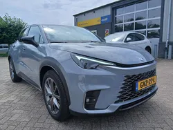 Grijs Gebruikt 2024 Lexus LBX SUV | € 41.950 (Eerlijke prijs)
