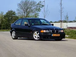 Zwart Gebruikt 1998 BMW 323 Compact Hatchback | € 2.850