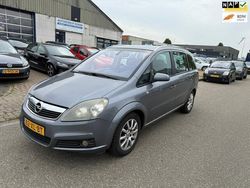 Grijs Gebruikt 2007 Opel Zafira MPV | € 2.250 (Eerlijke prijs)