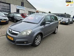 Grijs Gebruikt 2007 Opel Zafira MPV | € 2.250 (Eerlijke prijs)