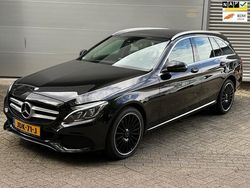 Zwart Gebruikt 2016 Mercedes C200 | € 19.949 (Eerlijke prijs)