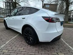 Wit Gebruikt 2023 Tesla Model Y RWD SUV | € 30.000