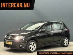Zwart Gebruikt 2013 Dacia Sandero Lauréate Hatchback | € 5.495 (Eerlijke prijs)
